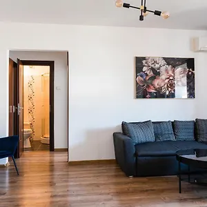 Апартаменты Chic 2-room In The Heart Of With Amazing View, Бухарест
