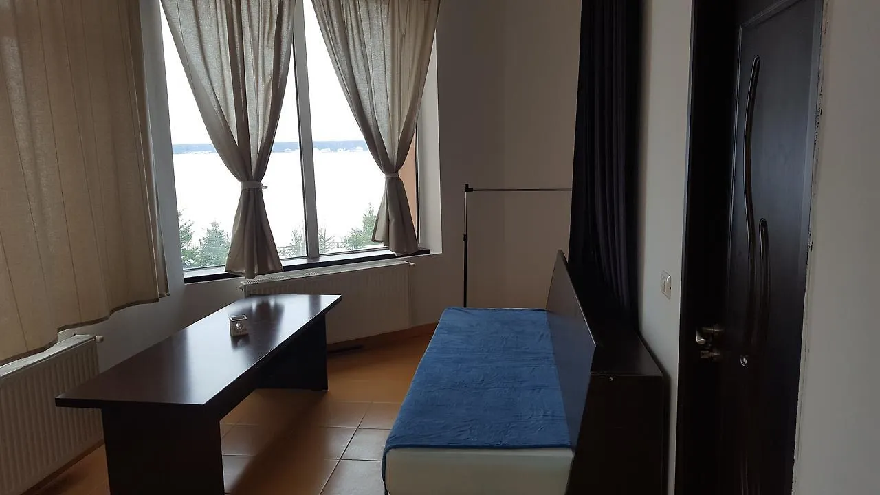 Pipera Park Lake View Apartments Бухарест