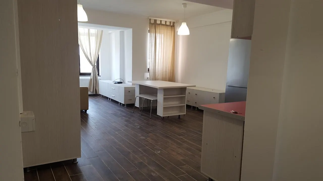 Pipera Park Lake View Apartments Бухарест 0*,