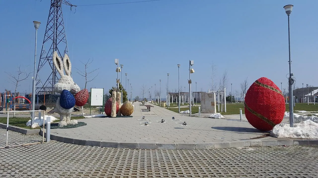 Pipera Park Lake View Apartments Бухарест