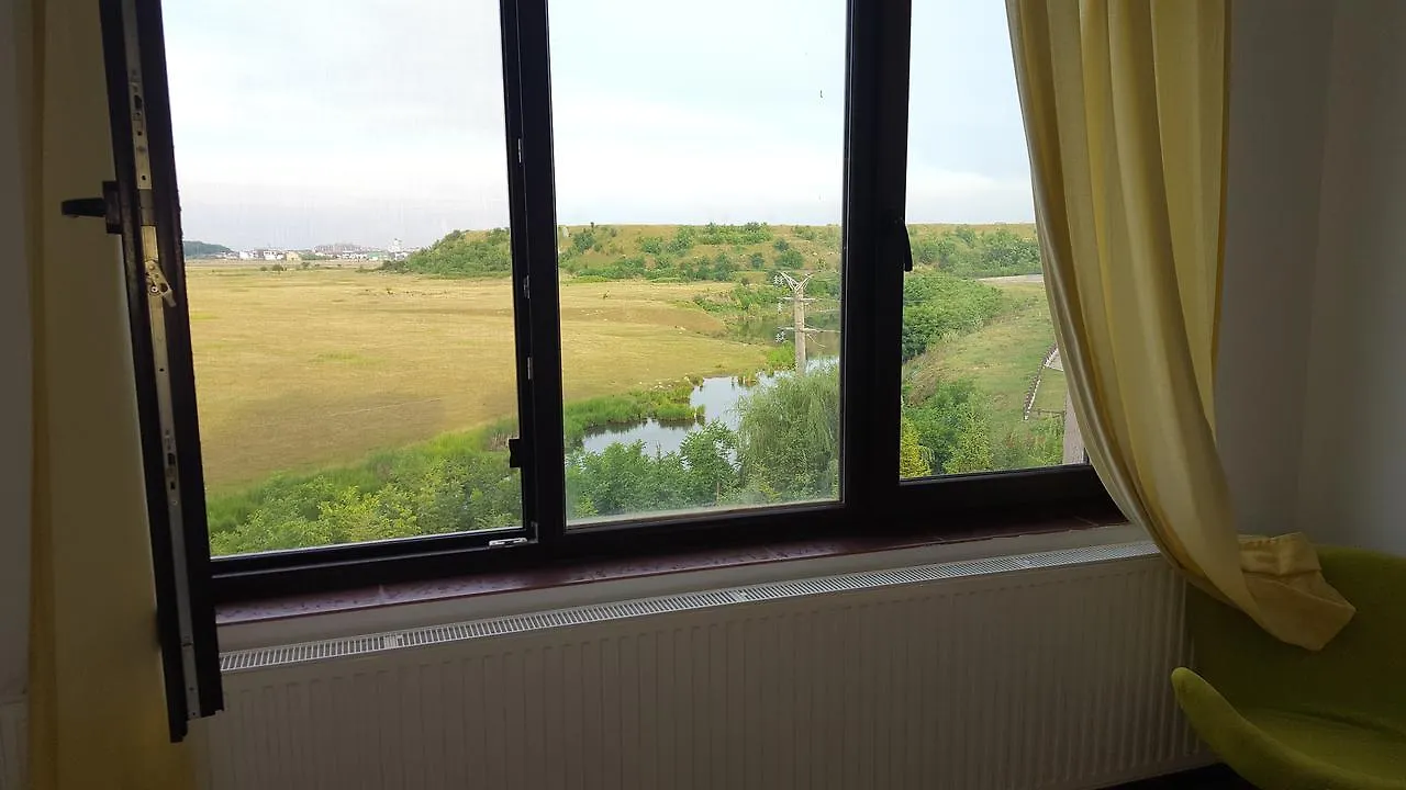 Pipera Park Lake View Apartments Бухарест
